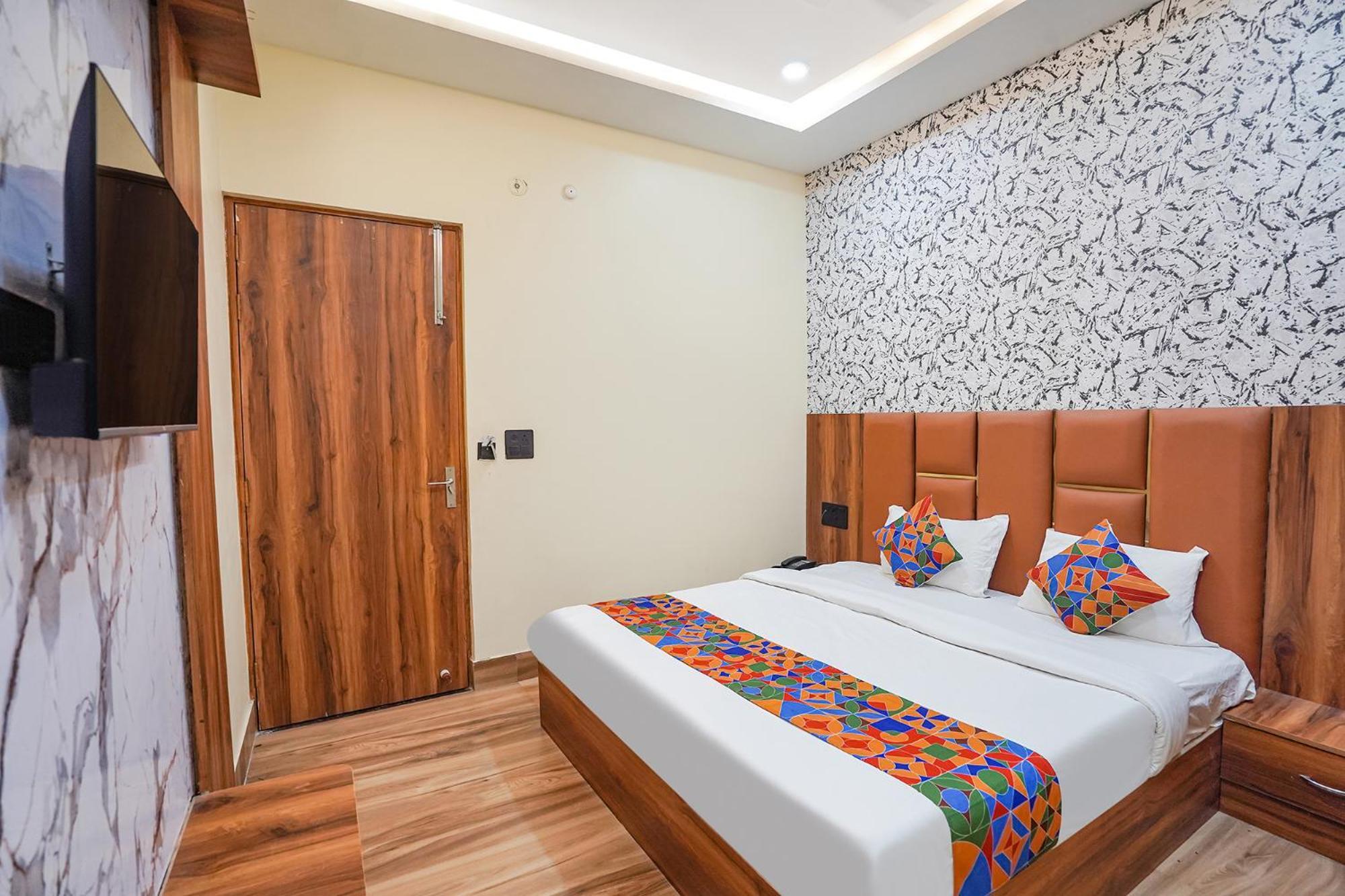 Fabhotel The Vrindavan Inn Buitenkant foto