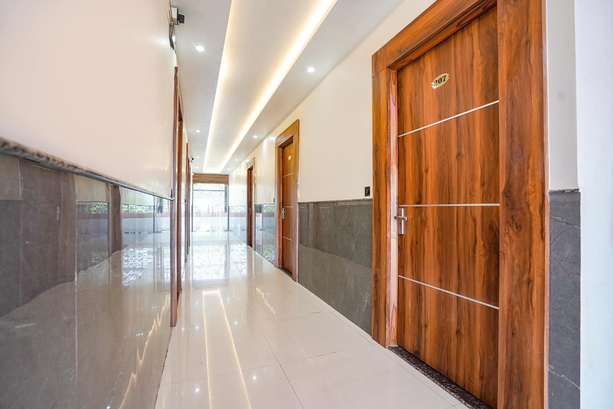 Fabhotel The Vrindavan Inn Buitenkant foto